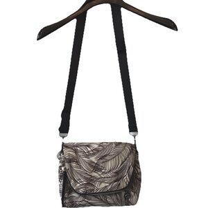 Lululemon Party Om Bag. Sketchy Palms White Black